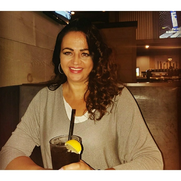 Meet your Posher, Zana - Picture 1 of 1